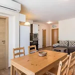 Sea View In Princess Apartment *